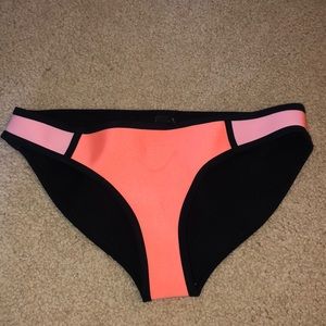 Triangl Swimwear bottoms (Size M)